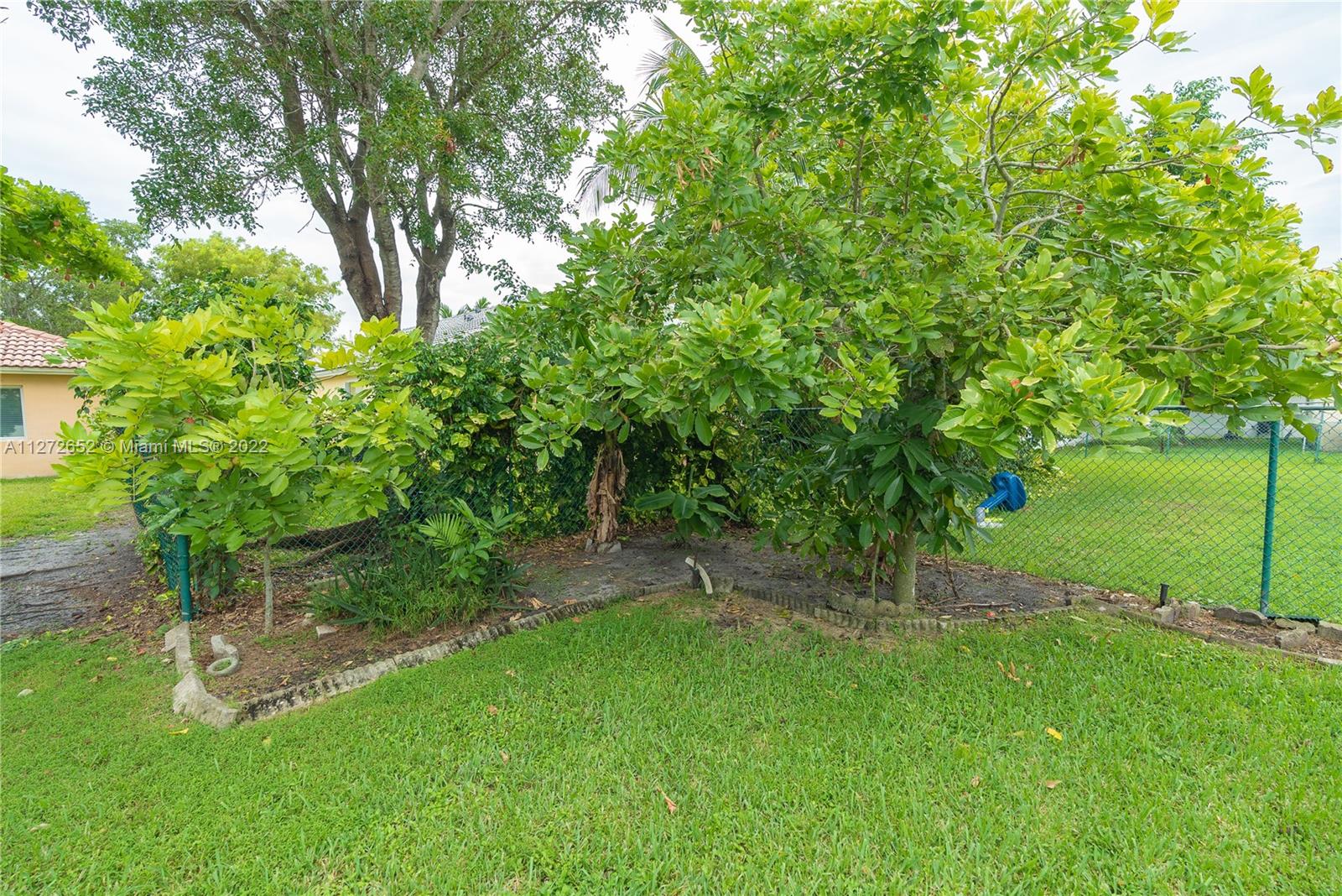 Listing Photo 9