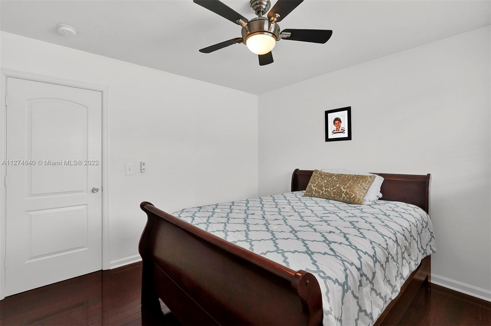 Listing Photo 12