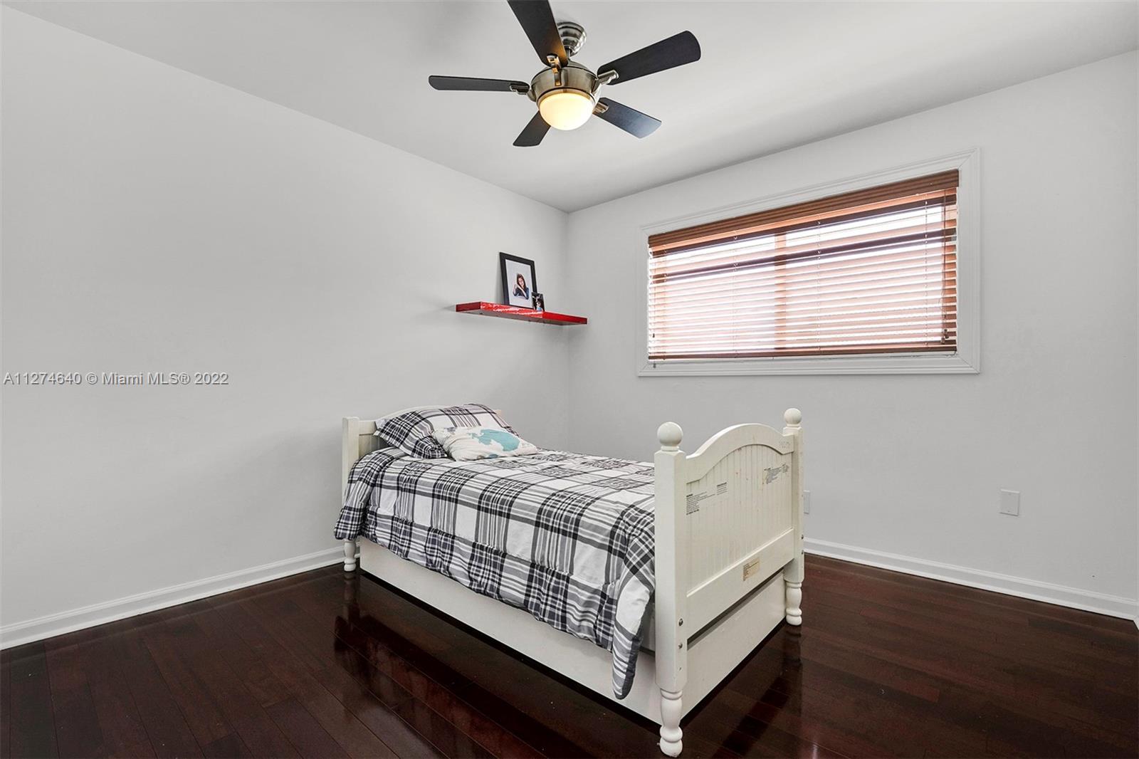 Listing Photo 18