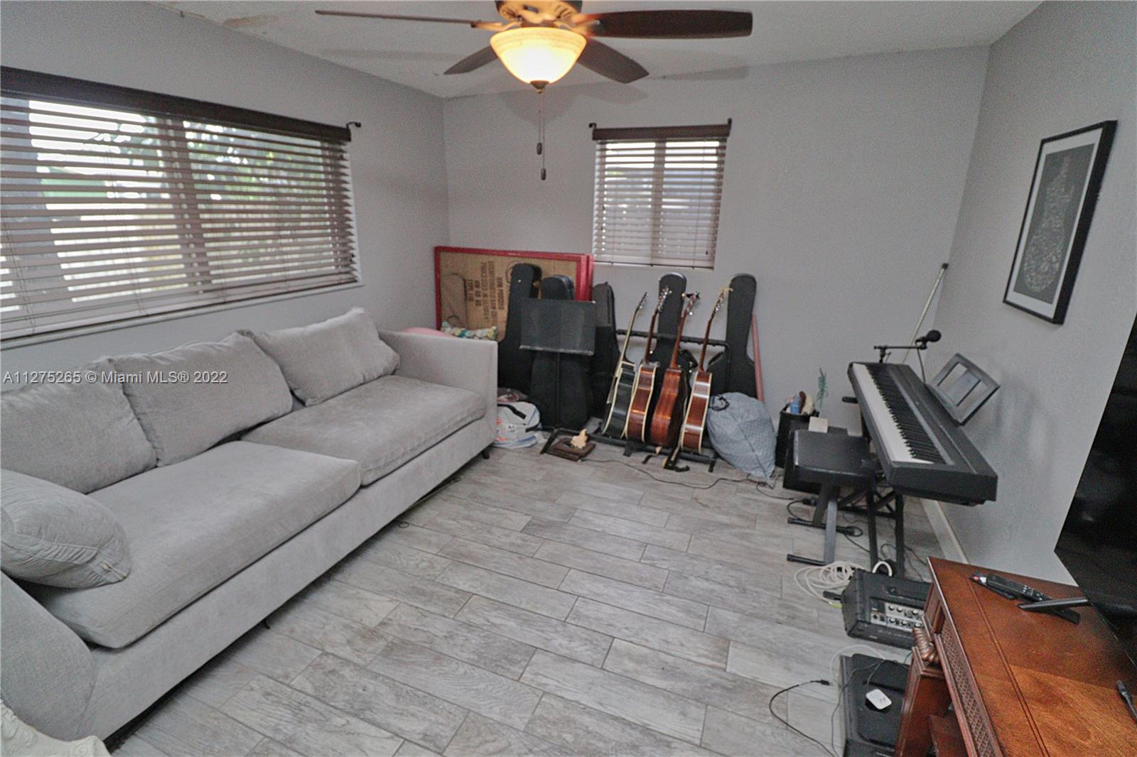 Listing Photo 12