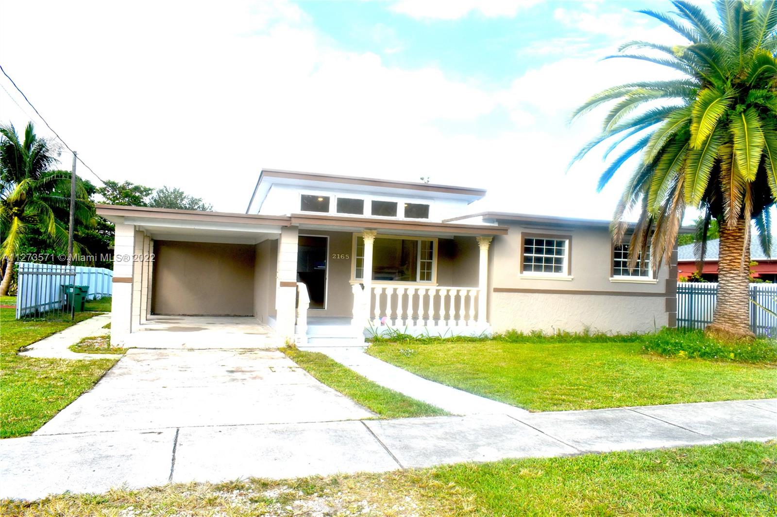 Photo 2 of 2165 105th Ter in Miami - MLS A11273571