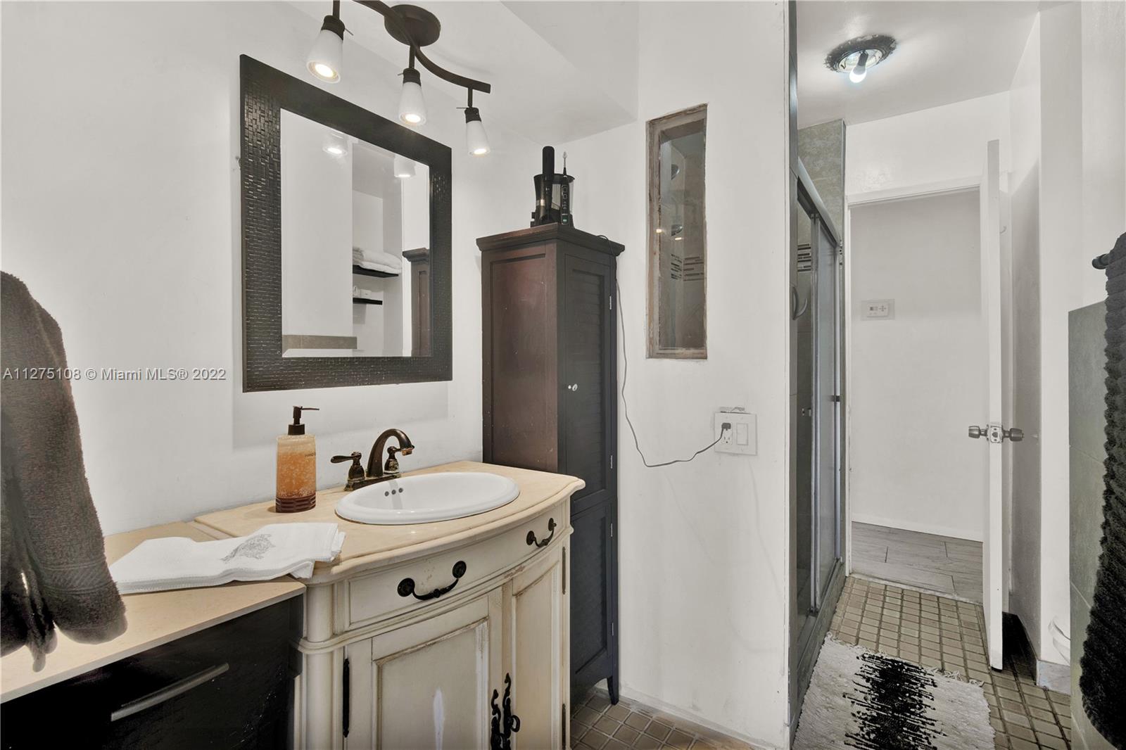 Listing Photo 12