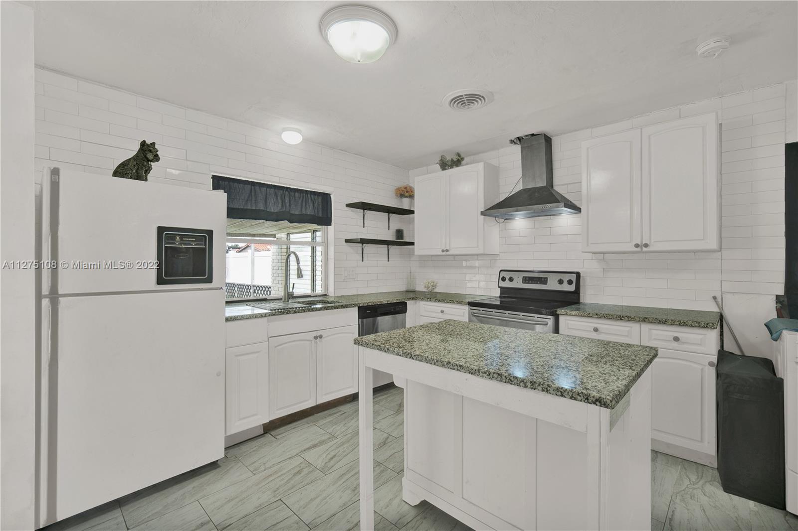 Listing Photo 7