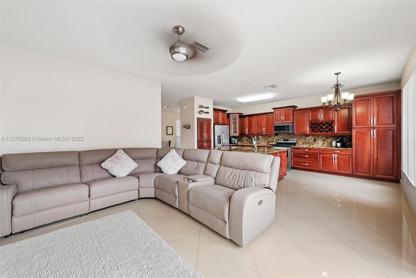Listing Photo 14
