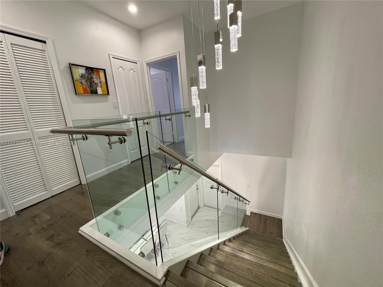 Listing Photo 11