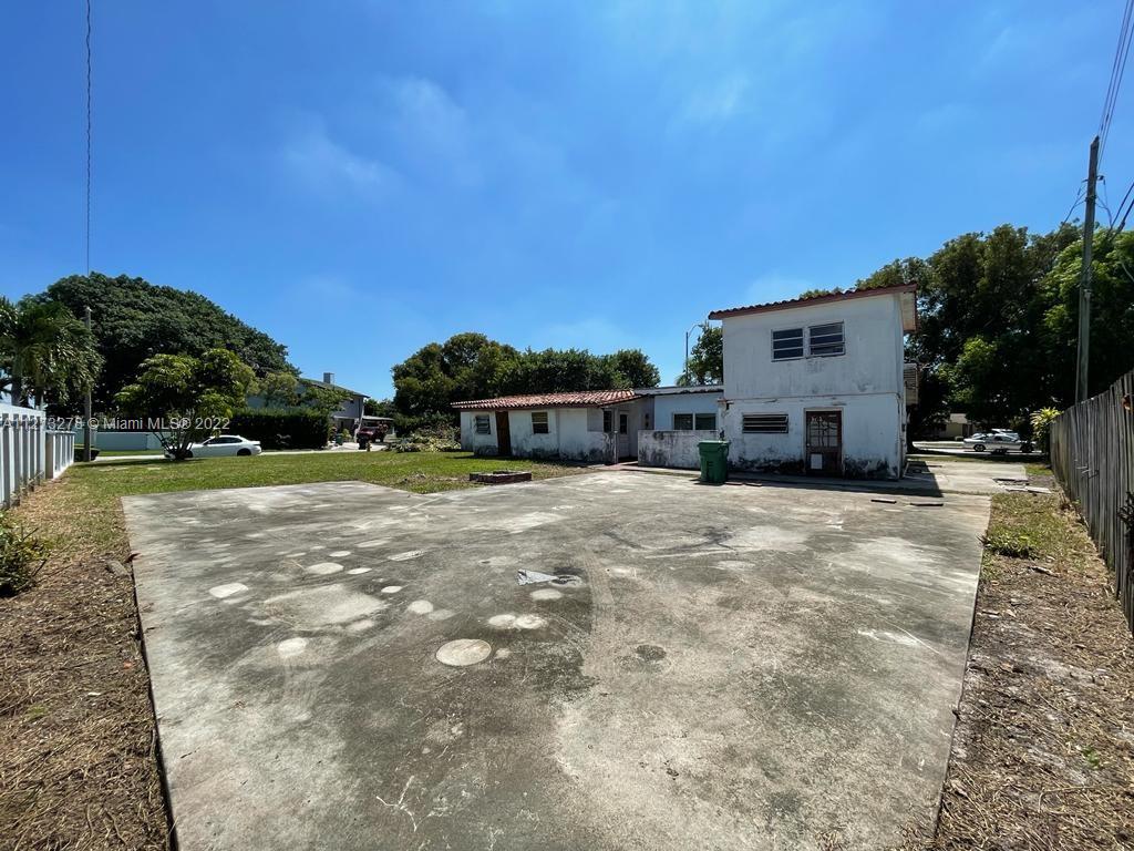 Listing Photo 9