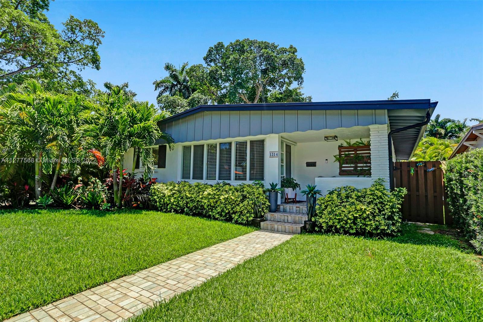 1314  Tyler St  For Sale A11277568, FL