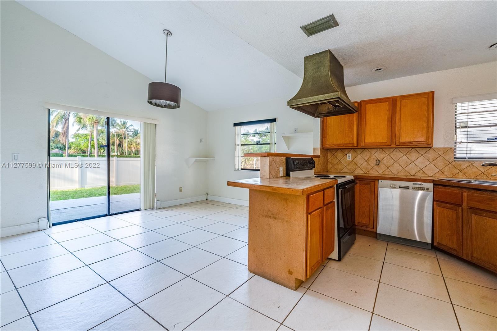 Listing Photo 17