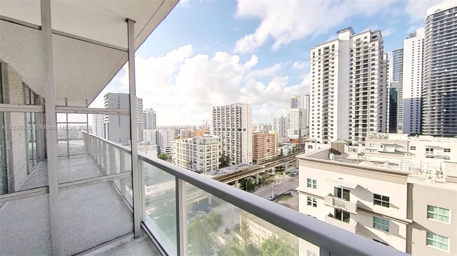 2 bedroom and 2 full baths with in the heart of miami 2 blocks the mall "brickell city center" Fully furnished goodfor 4 people. Equipped with all accessories and 1 king size bed and and 2 full size beds. The unit is rented until May 13, 2023.