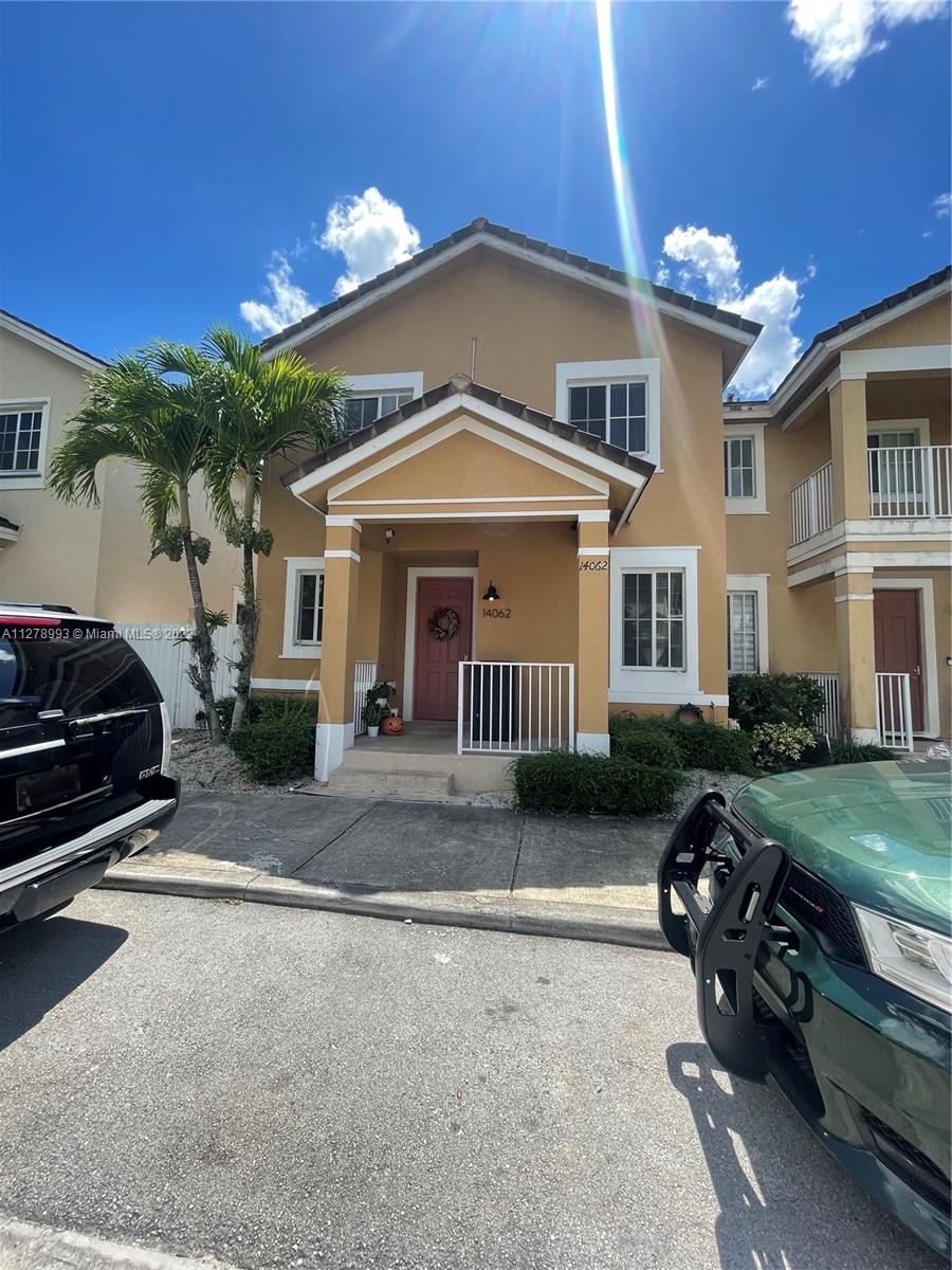 Well Kept Townhouse. 3 bedrooms with an option for a 4th or keep as loft. 2 bathrooms. 1 car garage,
Additional parking for 2 more vehicles on driveway. 
Back yard nicely done. Access to backyard with side gate/walkway. 
Sellers are purchasing another home so post occupancy is probable.