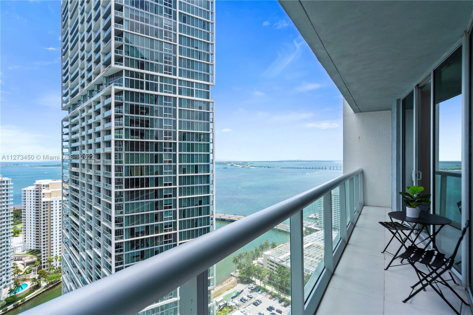 OCEANVIEWS FROM MASTER BEDROOM AND LIVING ROOM.***NO SUBLEASE ALLOW***. PRICES VARY DEPENDING ON THE SEASON.ONE TIME $160 CLEANING FEE.RENT DOESNT INCLUDE ELECTRICITY. Pet cleaning fee AND deposit apply. Take Brickell Avenue towards downtown and building will be your right before the bridge (W Hotel).
