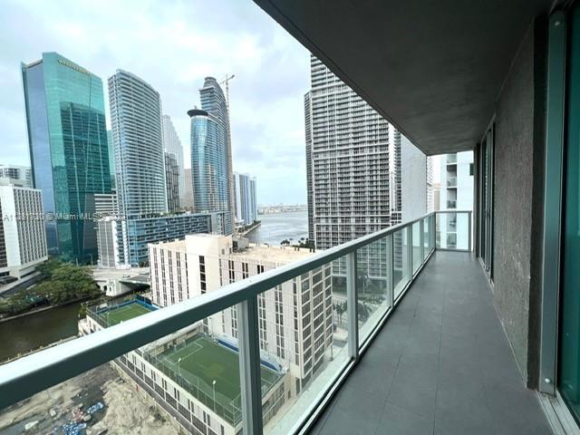 BEAUTIFUL AND SPACIOUS CONDO UNIT IN THE PRESTIGIOUS 500 BRICKELL WEST CONDOMINIUM, IN THE HEART IN BRICKELL.GREAT CITY AND BAY VIEWS,2  BEDROOMS,2 FULL BATHS, CERAMIC FLOOR THROUGHOUT.MODERN KITCHEN WITH STAINLESS STEEL APPLIANCES, SPACIOUS WALK-IN CLOSETS. GORGEOUS RIVER VIEWS FROM THE BALCONY.ONE PARKING ASSIGNED COVERED.WASHER AND DRYER, SMART LIGHTS, REMOTE CONTROLLED SHADES AND NEST SMART THERMOSTAT.LOTS OF AMMENITIES,2 
 POOLS, ONE IS A ROOFTOP POOL AND BAR, GYM, THEATHER,SPA,CLUB ROOM,24HR CONCIERGE, VALET PAKING, CABLE, INTERNET,WATER INCLUDED. WALKING DISTANCE TO MARY BRICKELL VILLAGE, RESTAURANTS, COFFE SHOPS,10-15 MINUTES FROM MIAMI BEACH, EASY ACCESS TO I95 EXPRESSWAYYS. VERY EASY SHOWINGS, CALL AGENT FOR DETAILS.