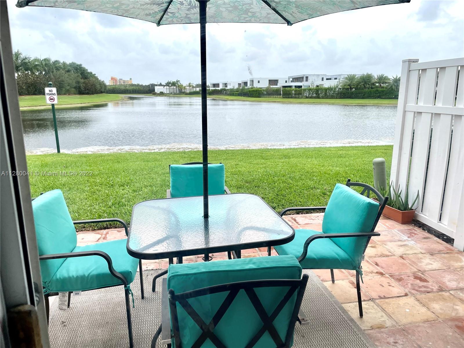 THIS REMODEL TOWNHOME WITH A SPECTACULAR LAKE VIEW HAS 3 BEDROOMS, 2 FULL BATHS AND 1 HALF BATH, HAS A GREAT LAYOUT WITH TILE AND LAMINATE FLOORS, IS MINUTES AWAY FROM SAWGRASS MILLS MALL, NEARBY BB&T CENTER AND HIGHWAYS. GREAT PUBLIC AND PRIVATE SCHOOLS, NO RENTAL RESTRICTIONS, HOA $214.- RIVIERA AT WESTON IS ON THE CORNER OF BONAVENTURE BLVD AND RACKET CLUB RD.