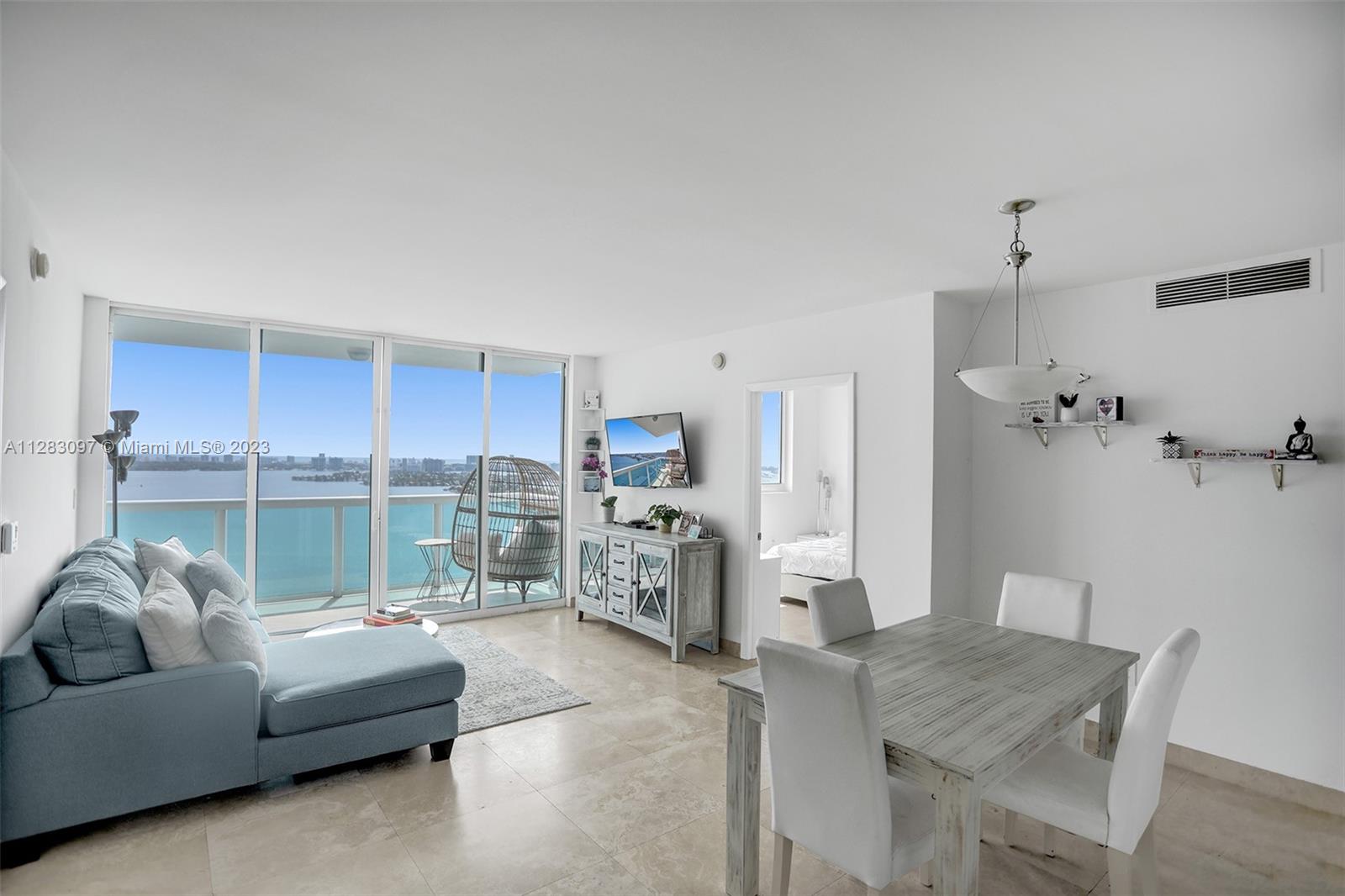 Welcome to 1800 Club! Stunning Bay views from the 38th floor. Marble flooring throughout, stainless steel appliances and custom closets. Amenities include a pool, spa, fitness center, club room, 24-hour concierge, valet parking and so much more. Within walking distance to restaurants, cafes, nightlife and the Performing Arts Center.