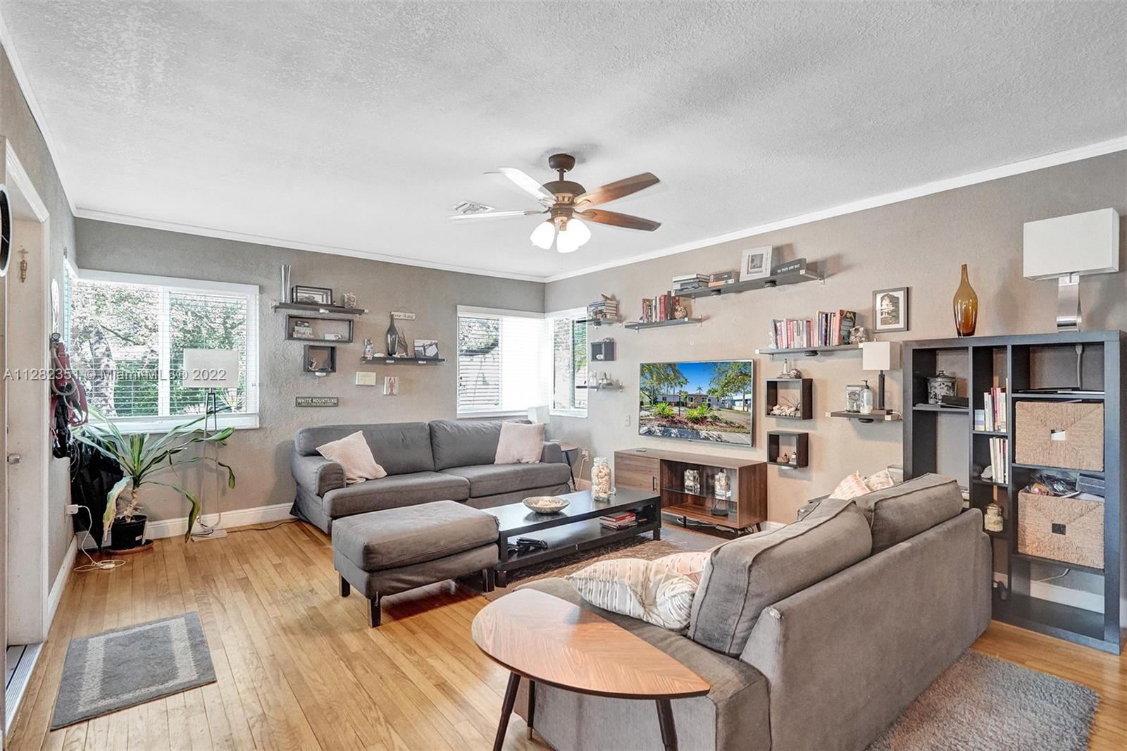 Listing Photo 11