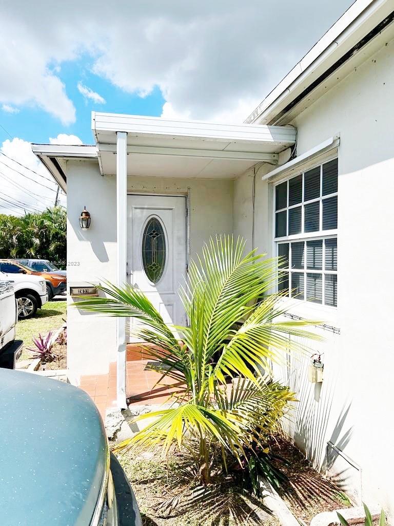 Hollywood FL Homes With A Pool