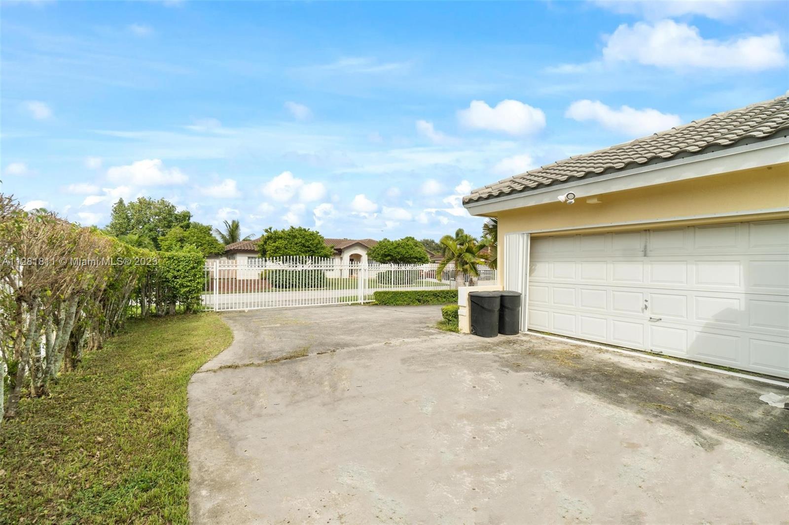 Listing Photo 10