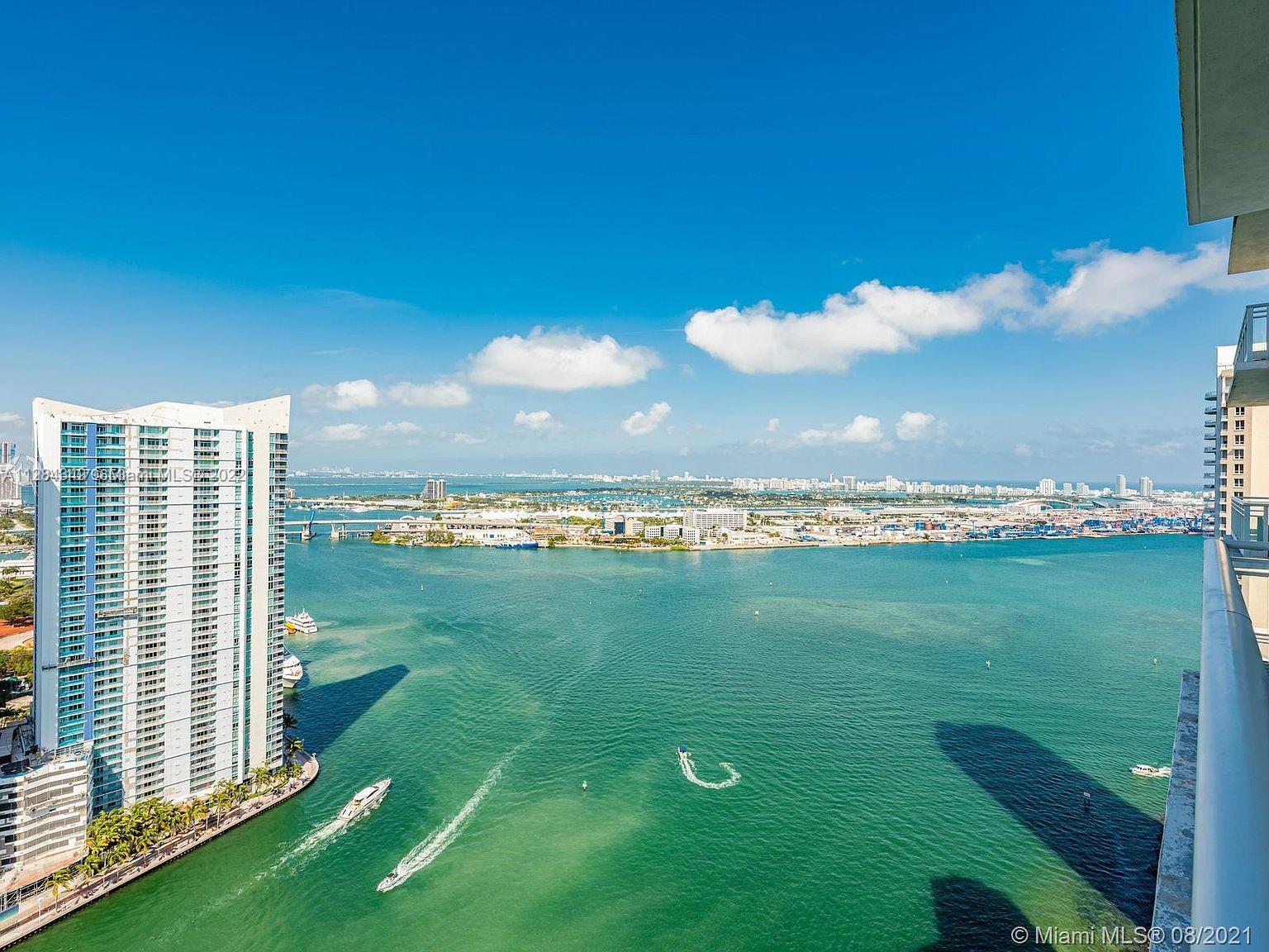 BEAUTIFUL 3 BR, 3.5 BATH CORNER UNIT IN ASIA, BRICKELL KEY'S MASTERPIECE WITH PRIVATE ELEVATOR AND 12' HIGH CEILINGS. ENJOY UNOBSTRUCTED BAY & OCEAN VIEWS, ALSO MIAMI RIVER AND MIAMI DOWNTOWN'S SKYLINE BREATHTAKING VIEWS. PERFECT WHITE TASSO FLOORS THROUGHOUT. DESIGNER CLOSETS. LUXURY MIELE KITCHEN & APPLIANCES. SMART BUILDING W/OUTSTANDING AMENITIES. PRIVATE ELEVATOR, STATE OF THE ART GYM, 24 HR CONCIERGE AND VALET. VERY EXCLUSIVE ONLY 122 UNITS IN THE BUILDING.