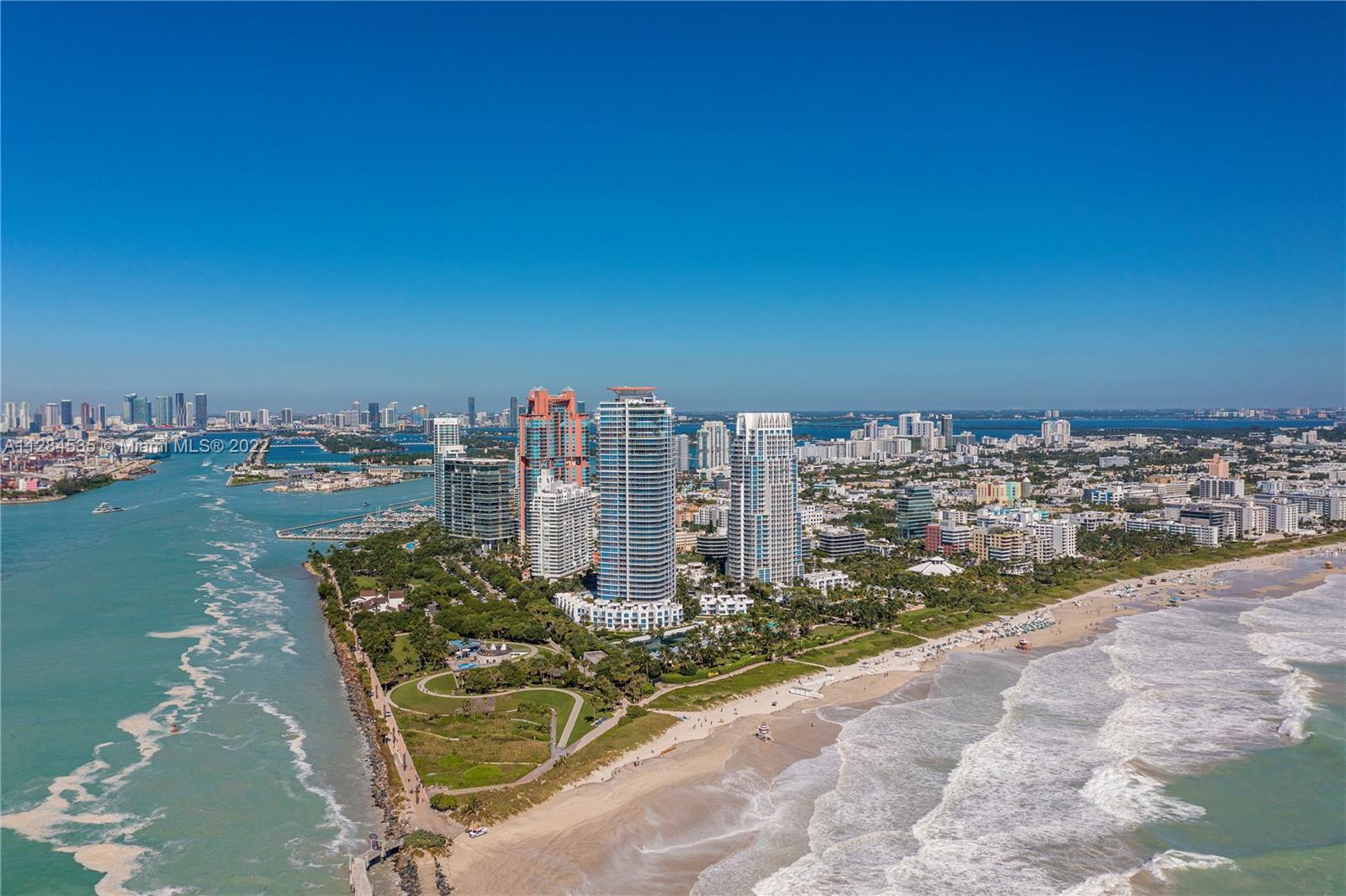 Ocean front in South of Fifth at the Continuum