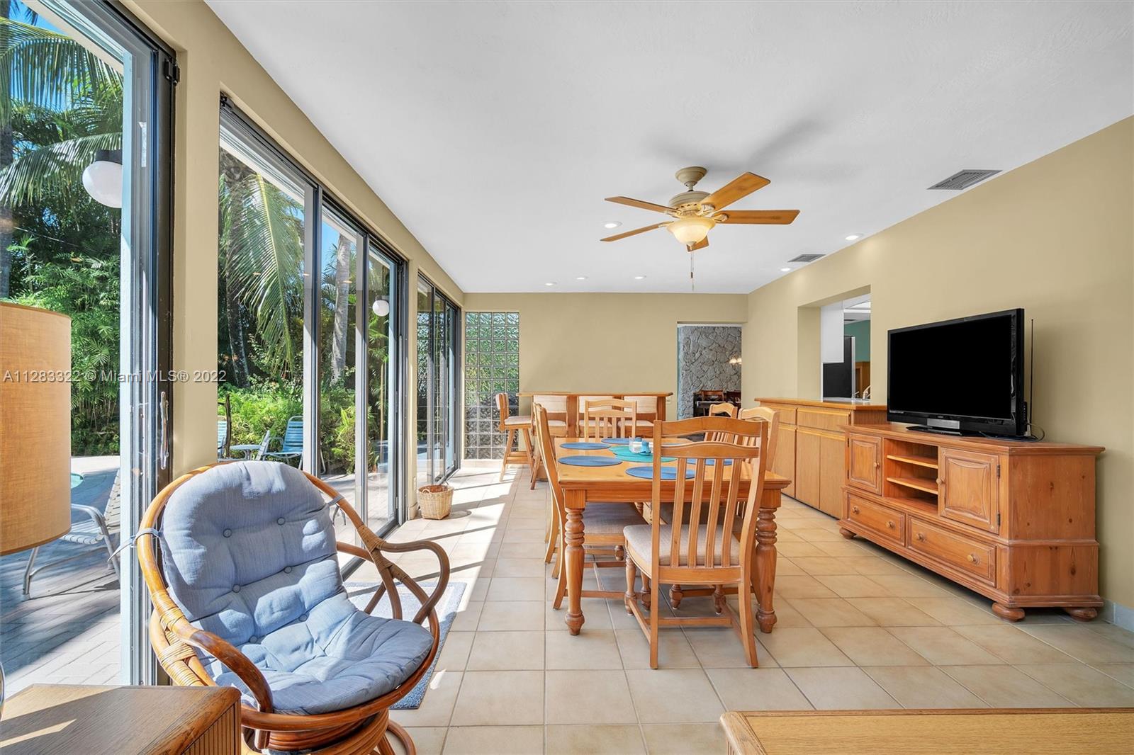 Listing Photo 11