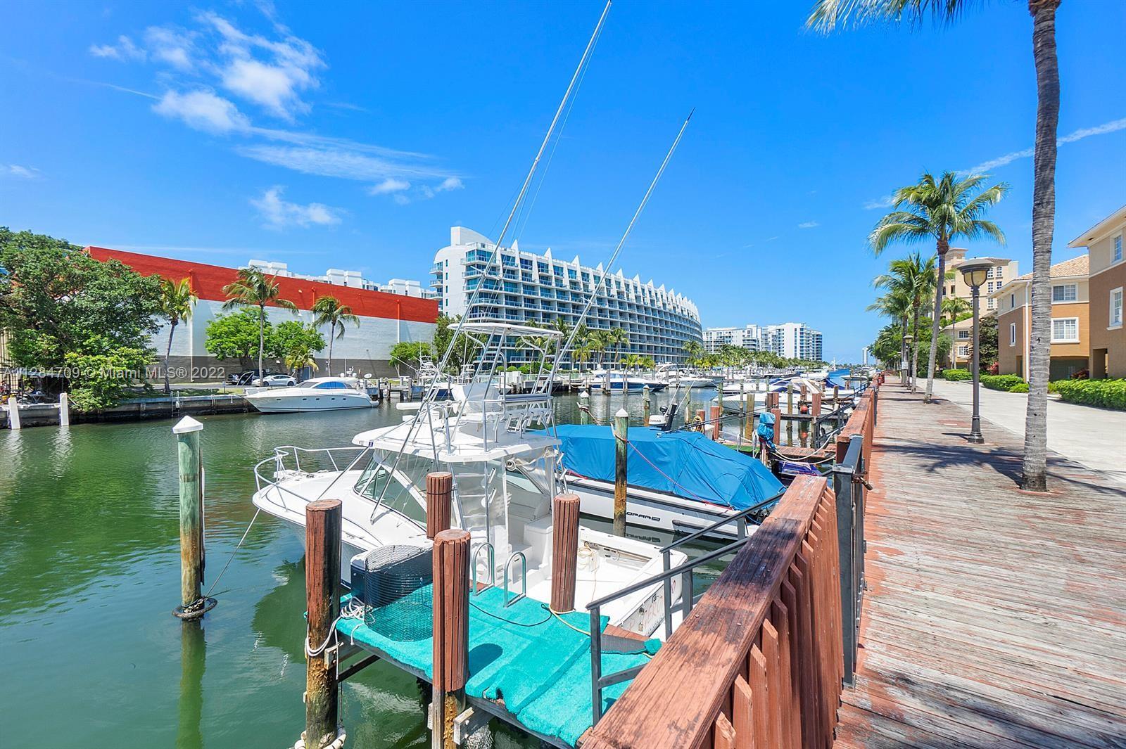 ONE OF A KIND CORNER WATERFRONT THREE STORY TOWNHOUSE 3/2 , NEW CARPET INSIDE,2 CAR GARAGE , GREAT AVENTURA AREA , BEST SCHOOLS, MAKE AN OFFER NOW