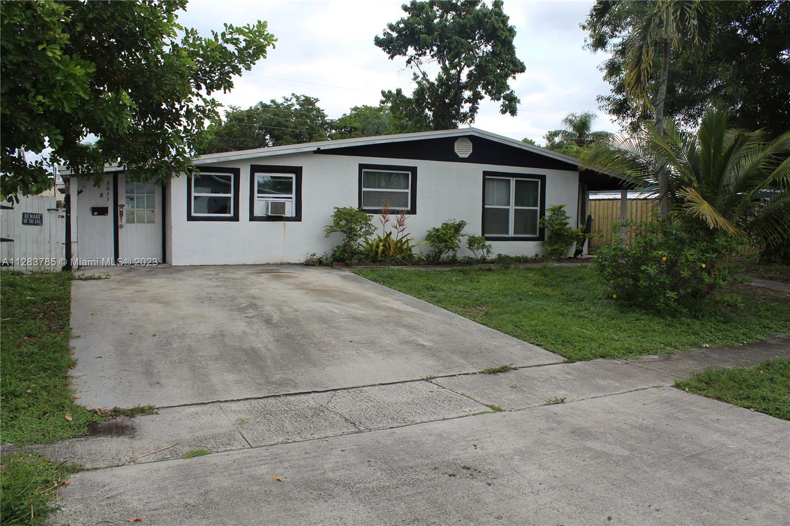 5611 SW 38th St  For Sale A11283785, FL