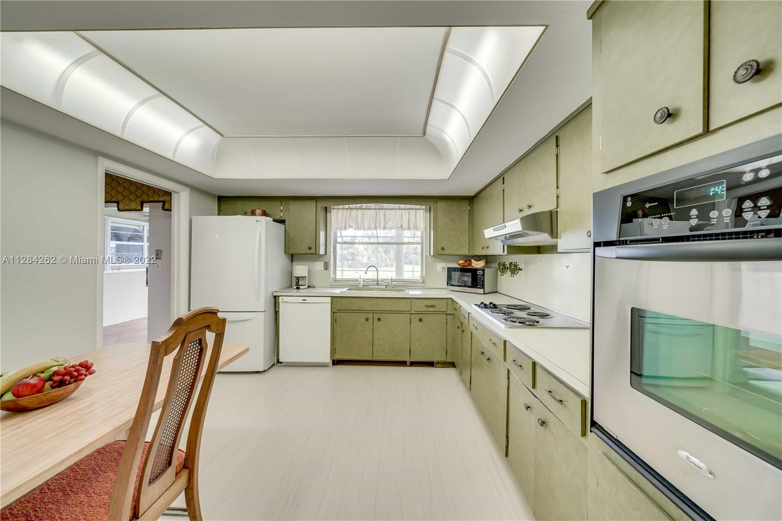 Listing Photo 16