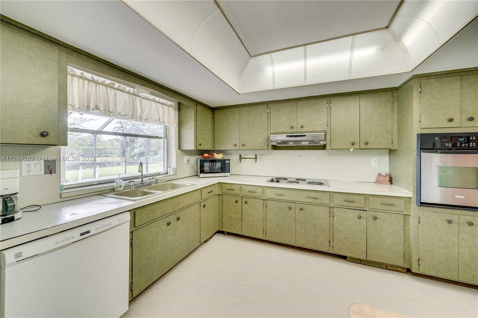 Listing Photo 18