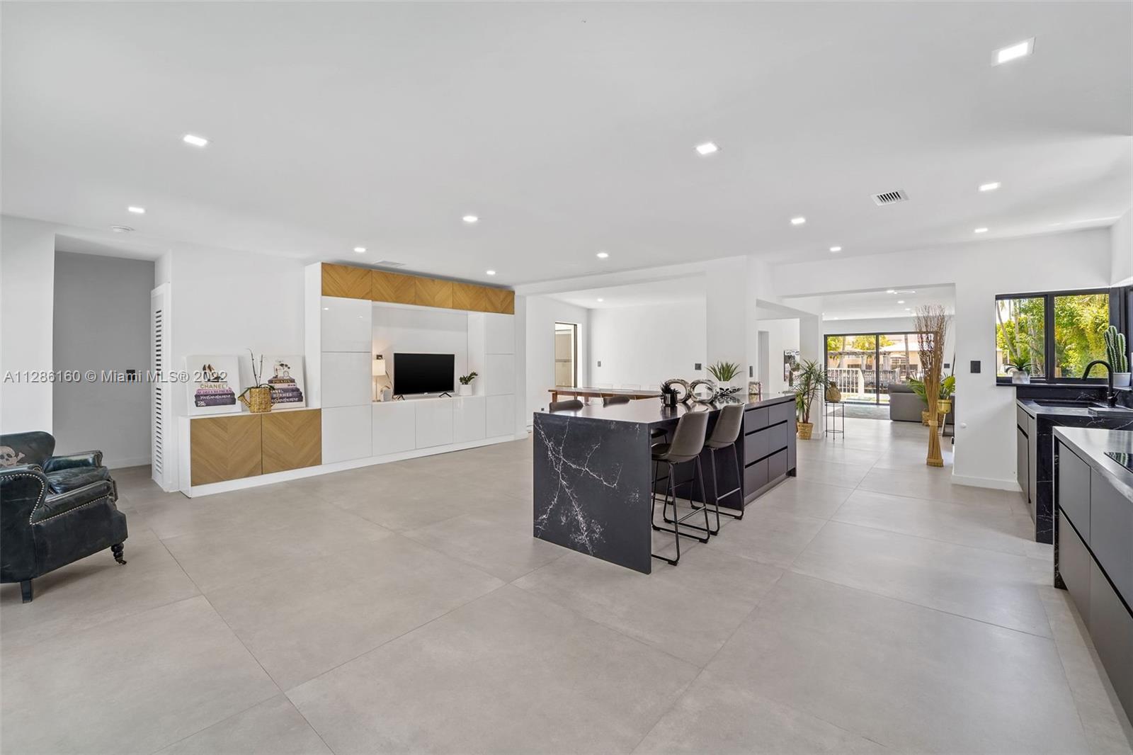 Listing Photo 10