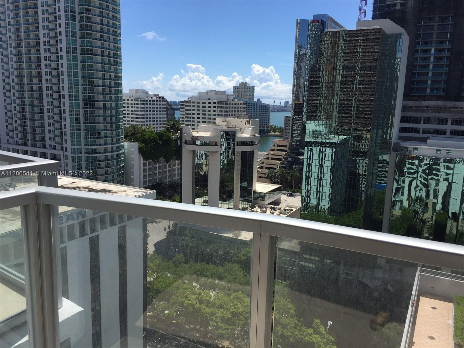 Great opportunity to own a studio in one of the most desirable buildings in Brickell. 1060 Brickell Condo offers first class amenities all within a walking distance to Mary Brickell Village, restaurants, Metro Rail, supermarkets and much more. 24 hr. front desk, security. Excellent management. A very good opportunity for investors seeking a high return on their investment. 5.2% Cap rate!