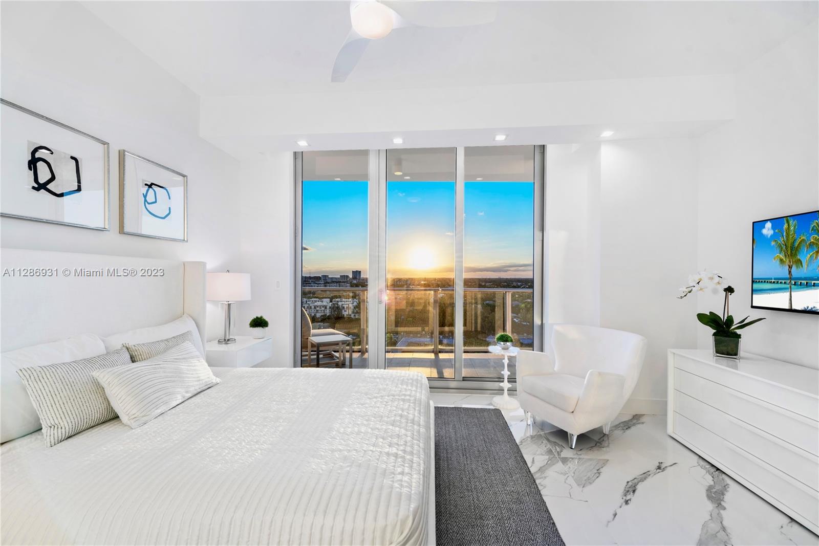 3rd Bedroom with Skyline/Sunset Views