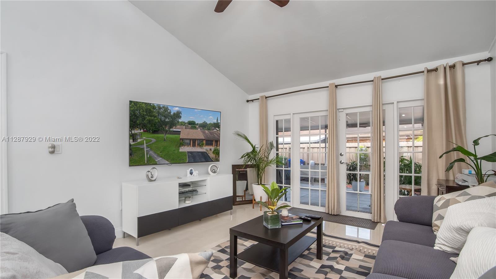 Listing Photo 8
