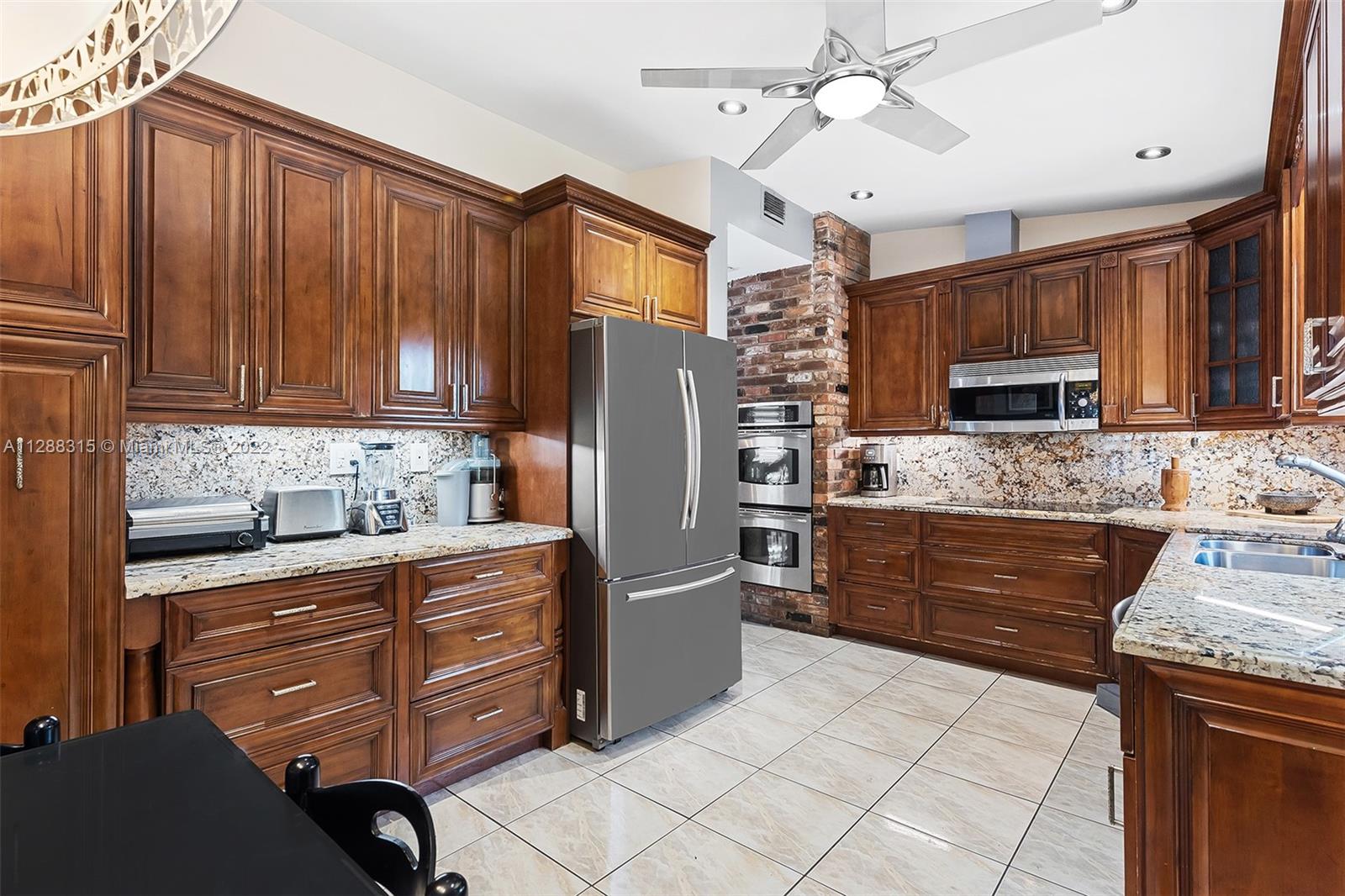 Listing Photo 18