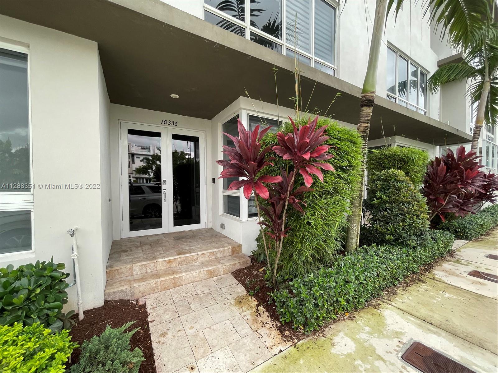 10336 NW 64th St, Doral, FL 33178
