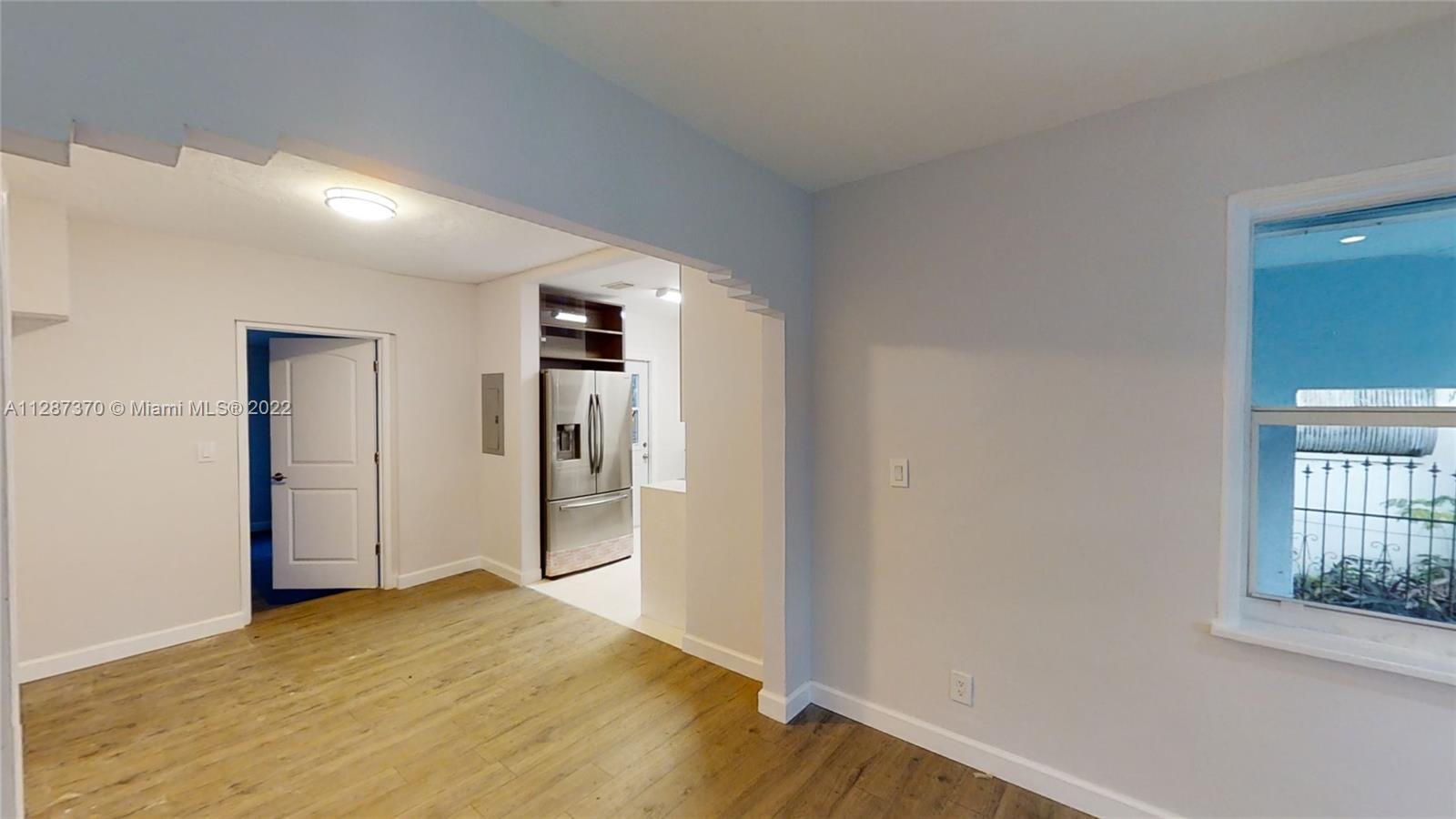 Listing Photo 8