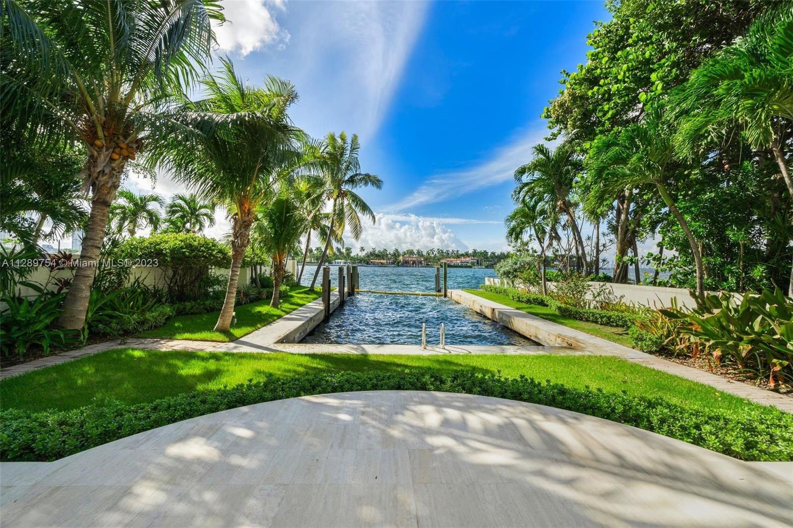 1100  Bay Dr  For Sale A11289754, FL