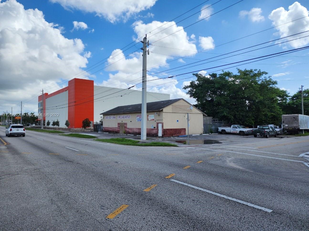 This distinctive opportunity with a highly lucrative view offers approximately 110 feet of frontage directly viewing US-1/ S Dixie Hwy, with over 40,000 Annual Average Daily Traffic (AADT), a Lot size of approximately 20,000 SF, and a building size of approximately 2,295 SF.  This center is adjacent to several high-density housing developments and other infrastructure which continues to deliver new construction homes to meet the high demand of the skyrocketing population growth.  
****This sale only includes Lot and Building****