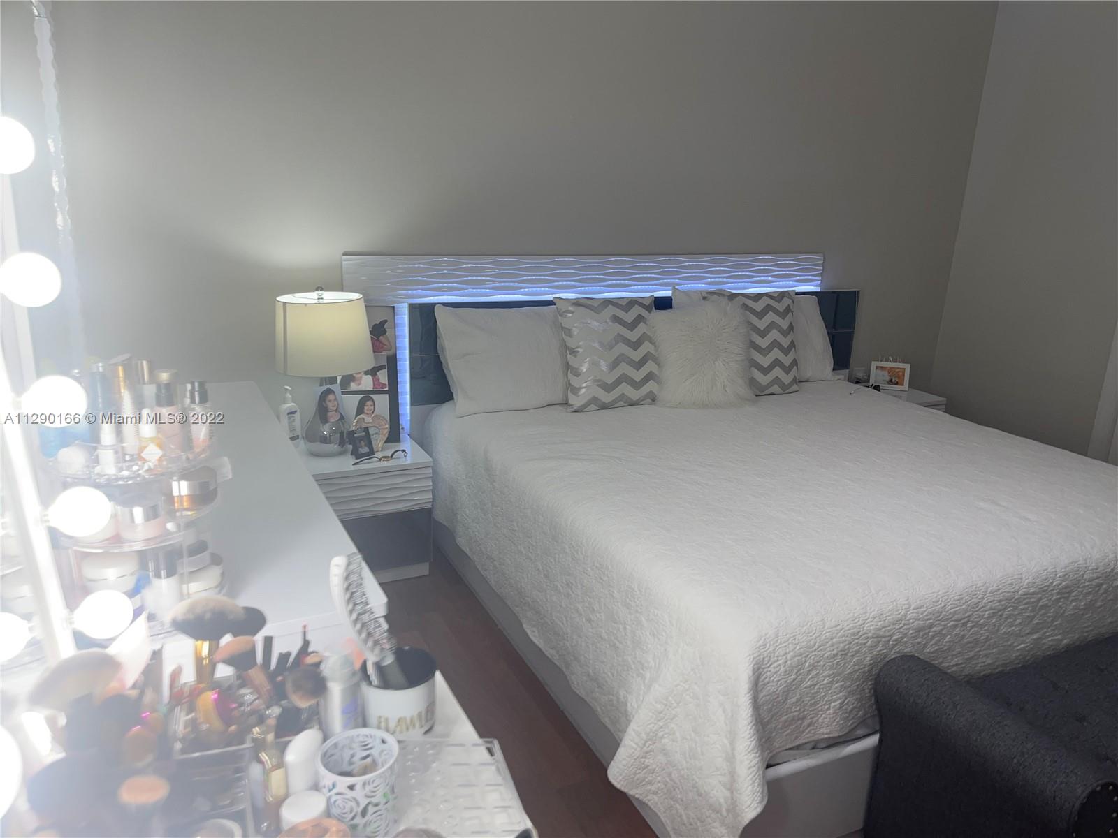 Listing Photo 11