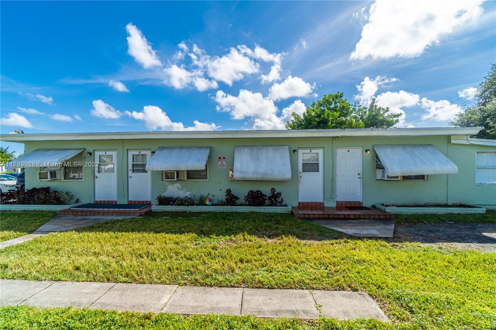 6150  Cleveland St  For Sale A11289928, FL
