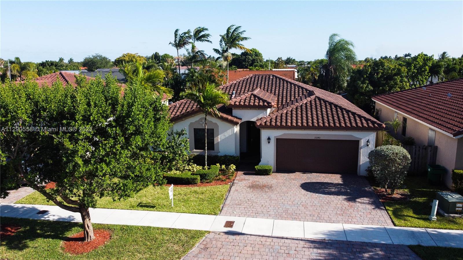 Photo 1 of 15340 176 Ln in Miami - MLS A11290558