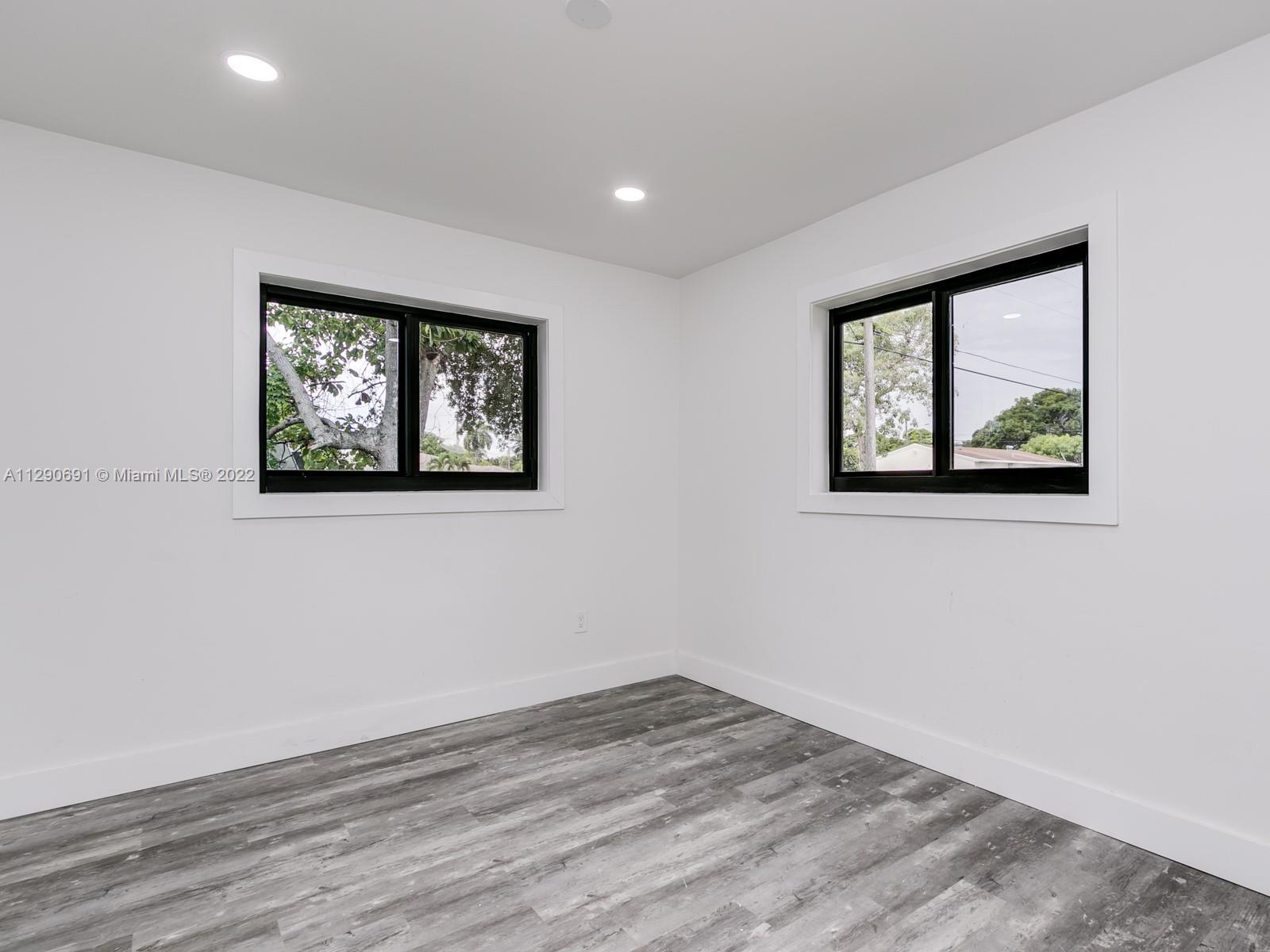 Listing Photo 9