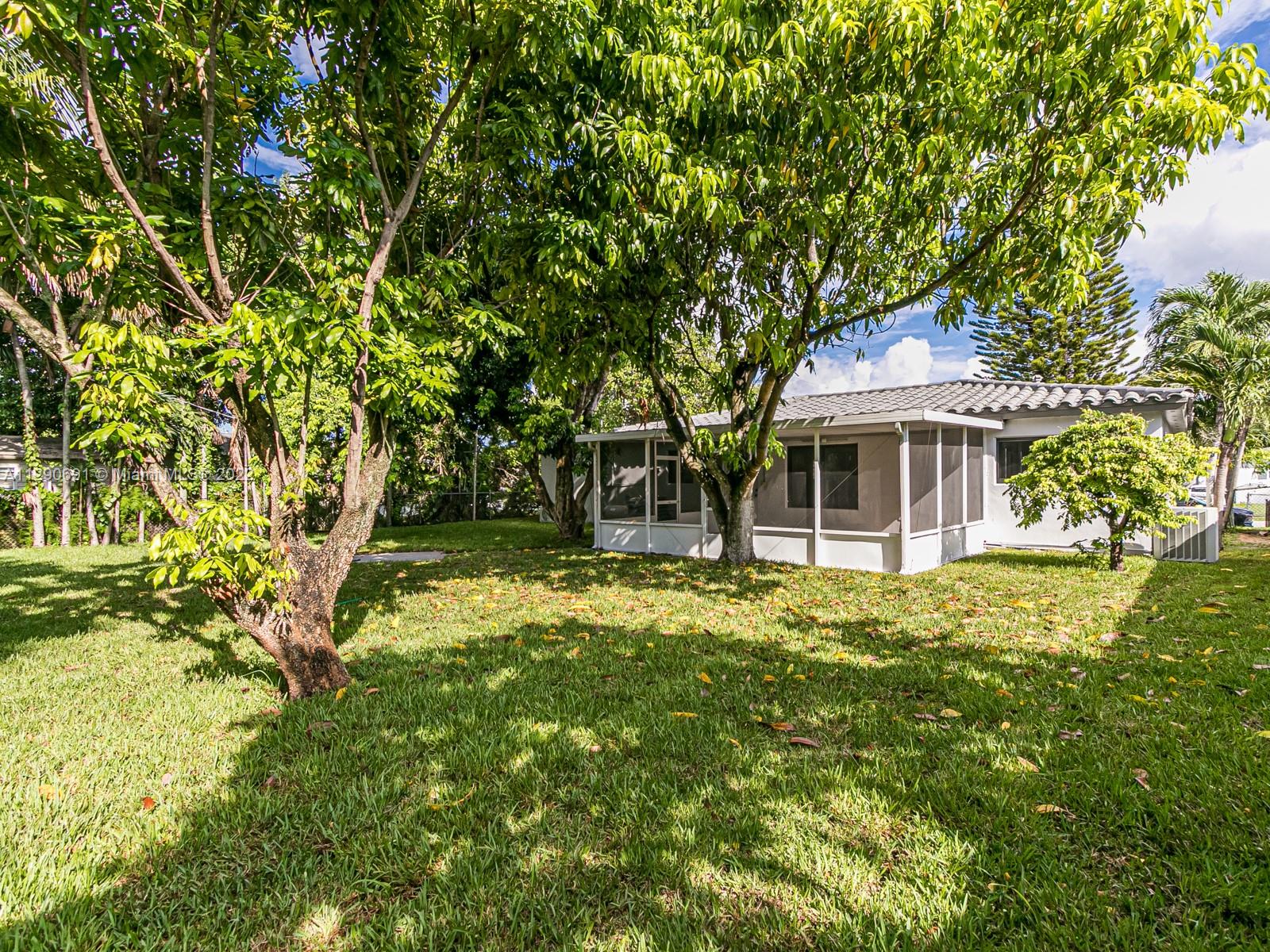 Listing Photo 16