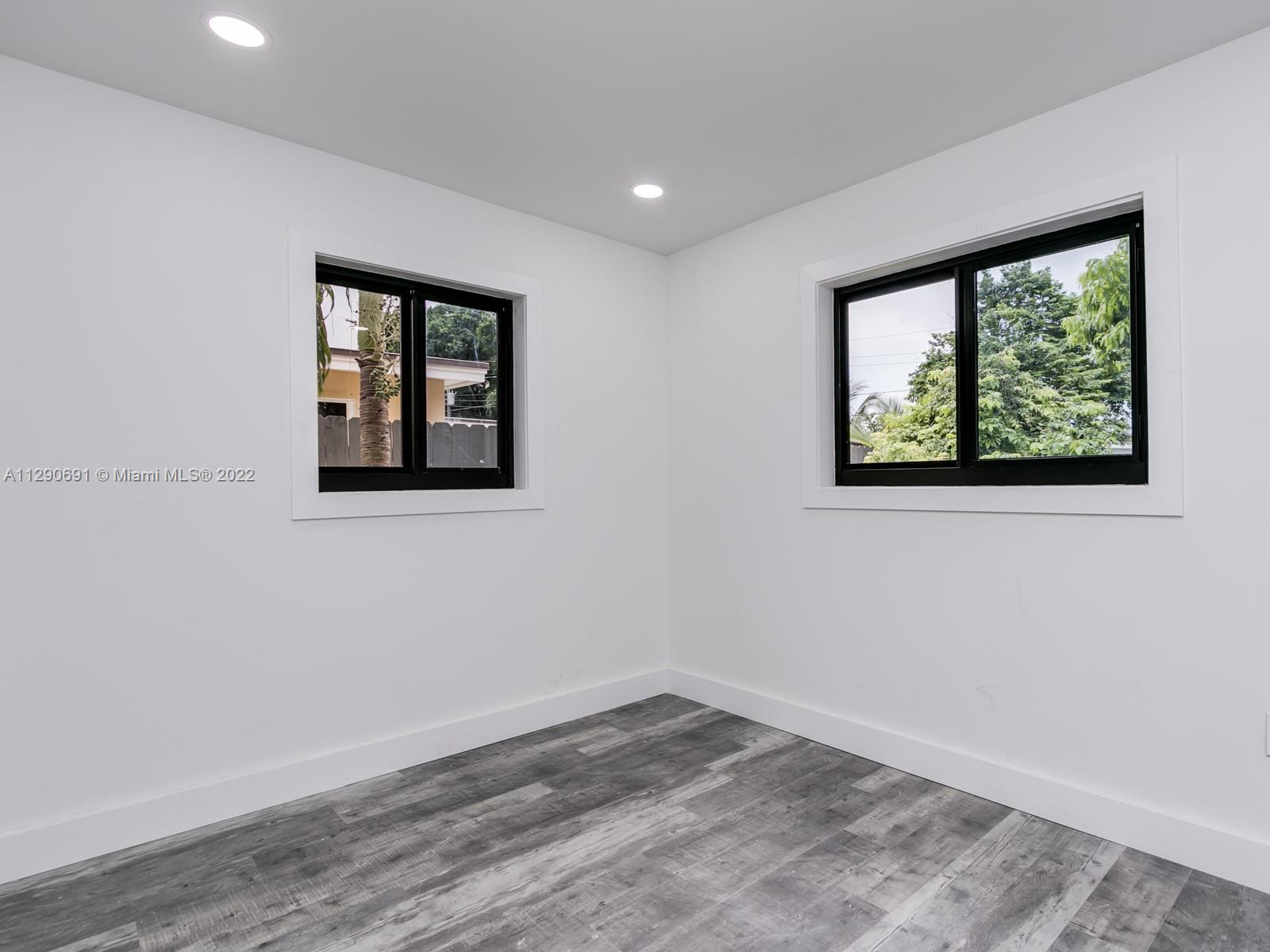 Listing Photo 8