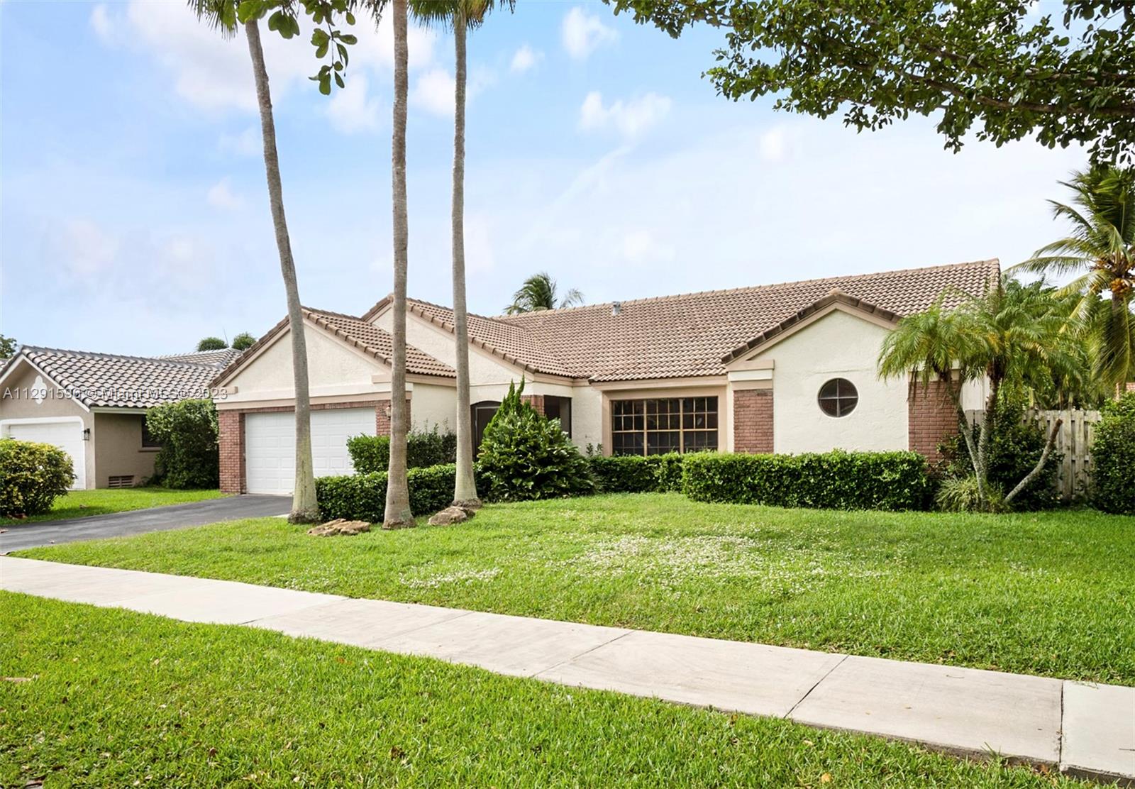 831 Somerset Ave, Davie, Florida image 2