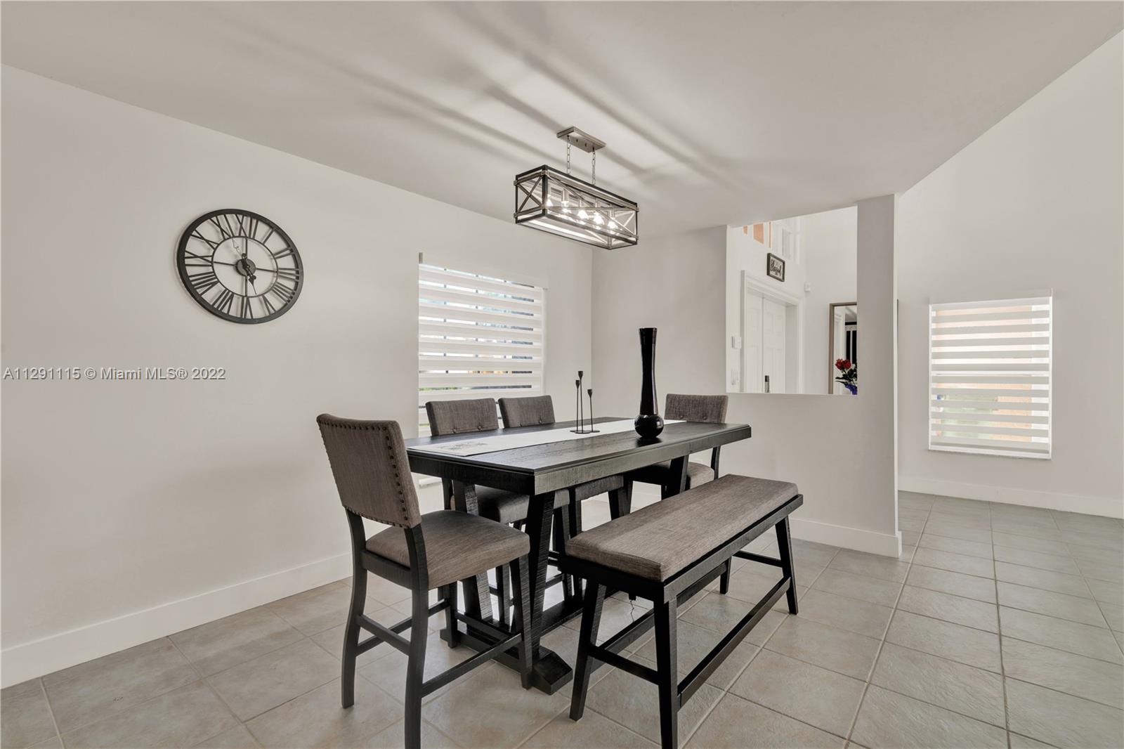 Listing Photo 12