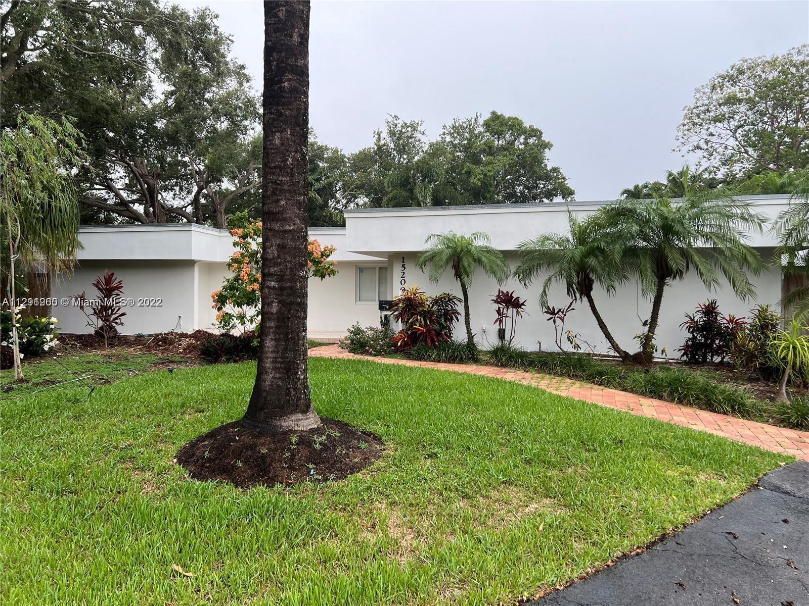 4/3 with a pool that has been completely remodeled in the great neighborhood of Palmetto Bay, call to come see this beautiful home. Property has a generator and great light system.