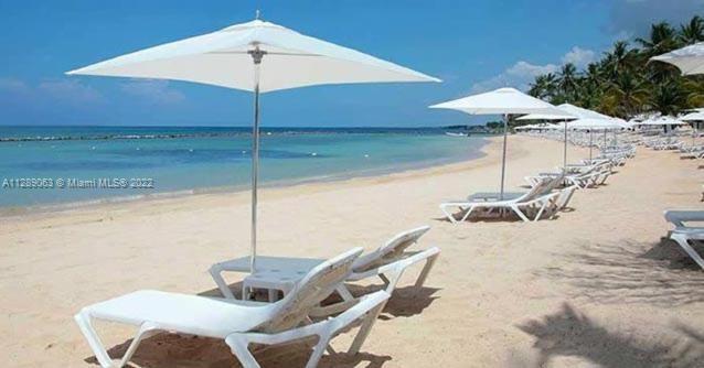 Just a few minutes to the beach!