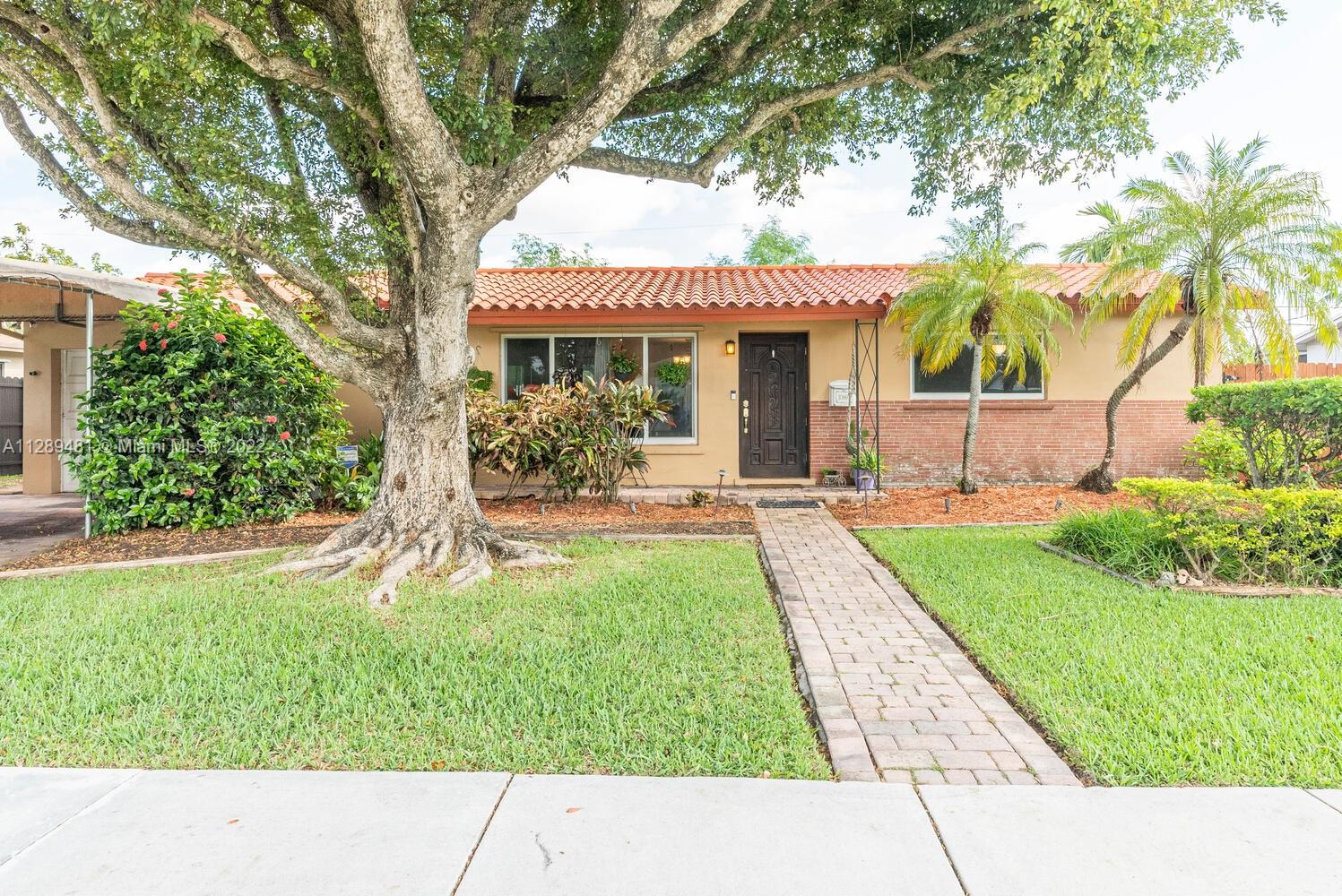Photo 1 of 10869 69th Dr in Miami - MLS A11289481