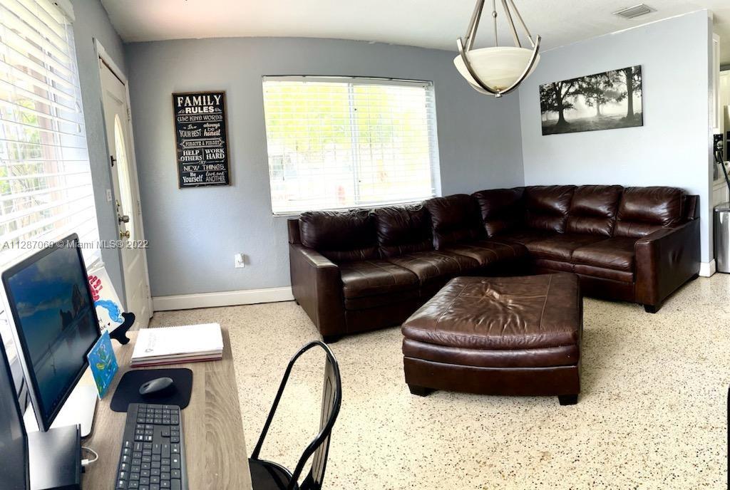 Listing Photo 10