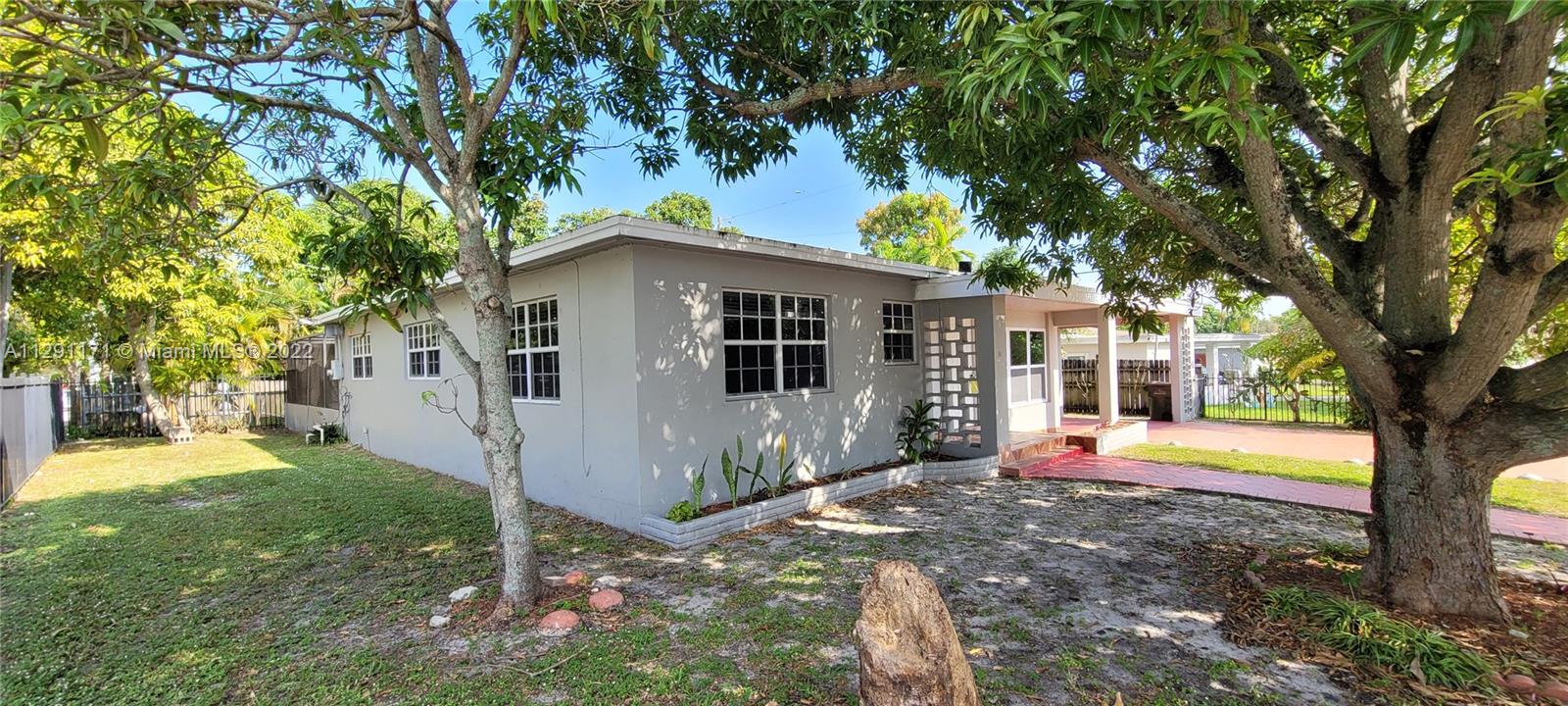 Photo 2 of 15 124th Ter in North Miami - MLS A11291171
